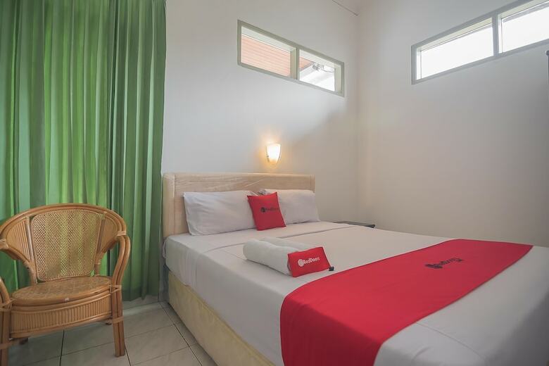 Hotel Reddoorz @ Jalan R.e. Martadinata Sukabumi