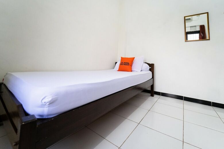 Hotel Koolkost Syariah Near Mrt Lebak Bulus Station