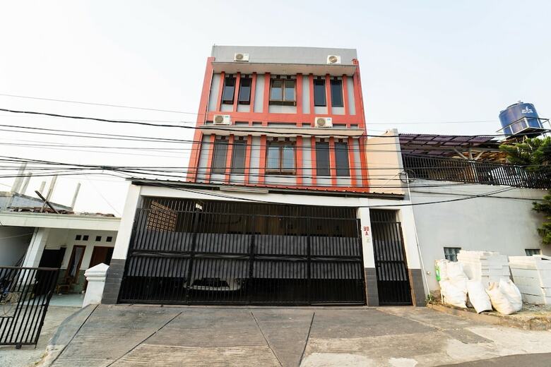 Hotel Koolkost Syariah Near Mrt Lebak Bulus Station