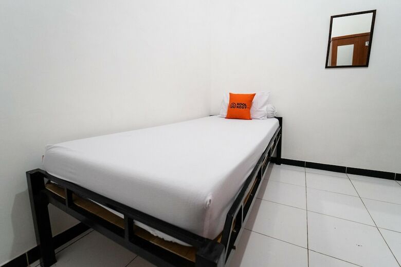 Hotel Koolkost Syariah Near Mrt Lebak Bulus Station