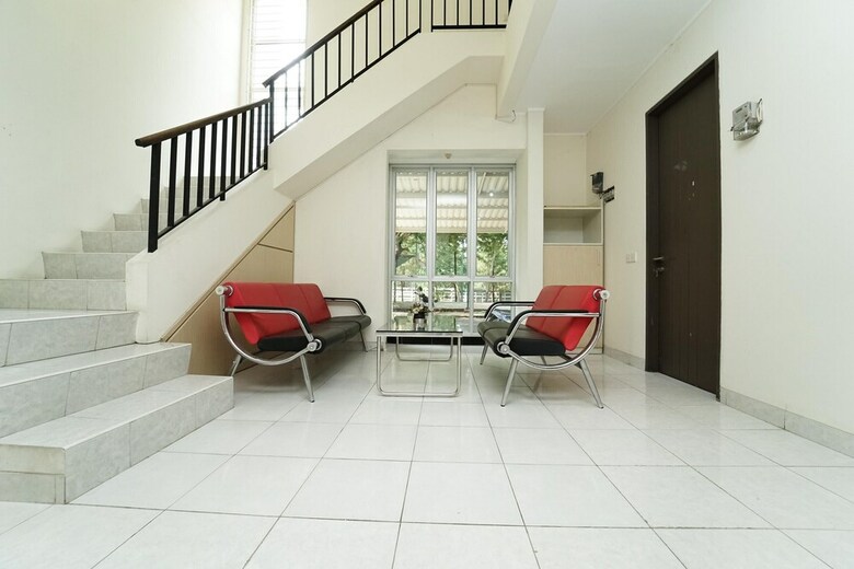 Hotel Koolkost Near Universitas Prasetiya Mulya