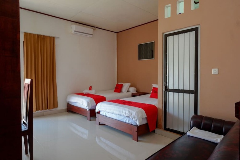 Hotel Reddoorz @ Tomia Island Wakatobi