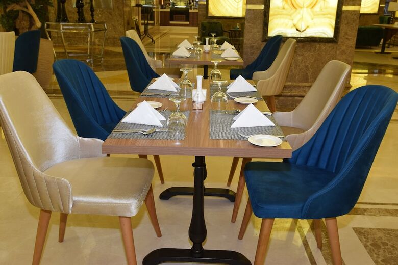Salsabil Hotel By Warwick Al Corniche