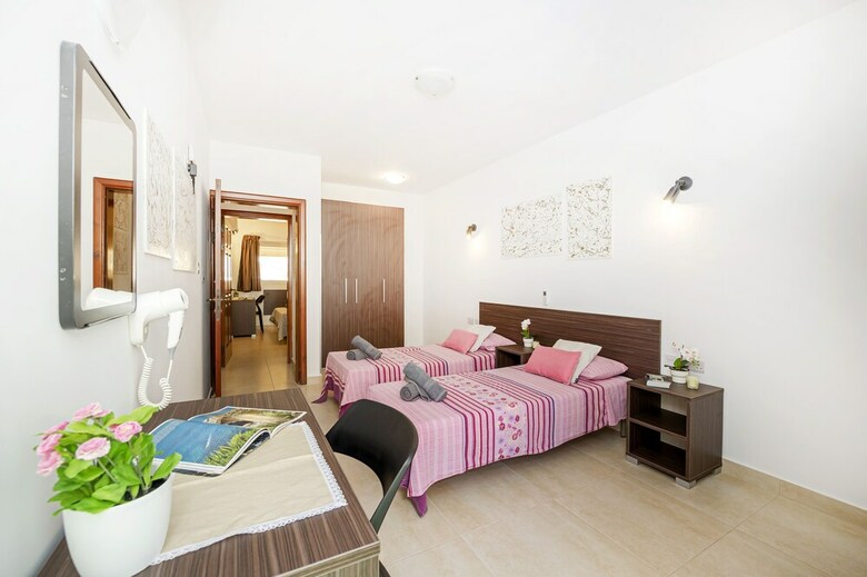 Apartamentos Summer Breeze Maisonette With Terrace