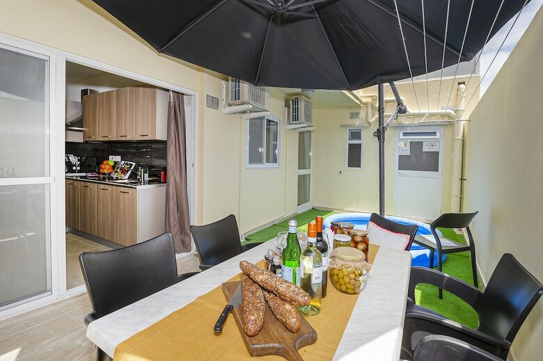 Apartamentos Summer Breeze Maisonette With Terrace