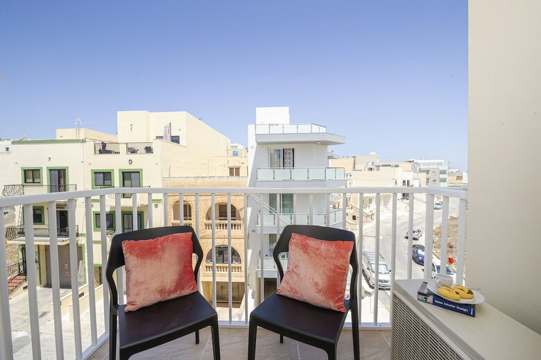 Summer Breeze Superior Apartment With Terrace