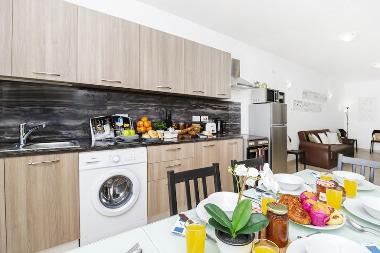 Summer Breeze Superior Apartment With Terrace
