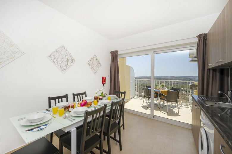 Summer Breeze Superior Apartment With Terrace