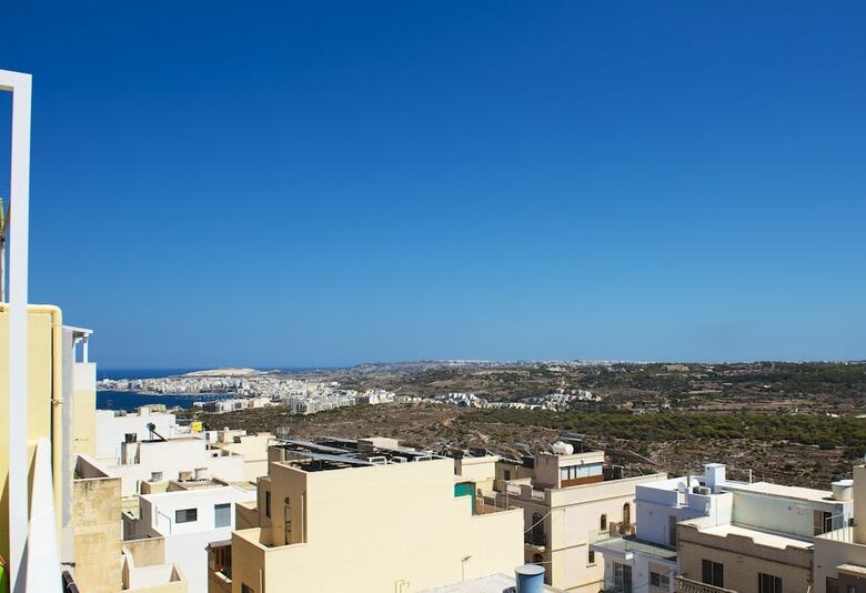 Summer Breeze Superior Apartment With Terrace