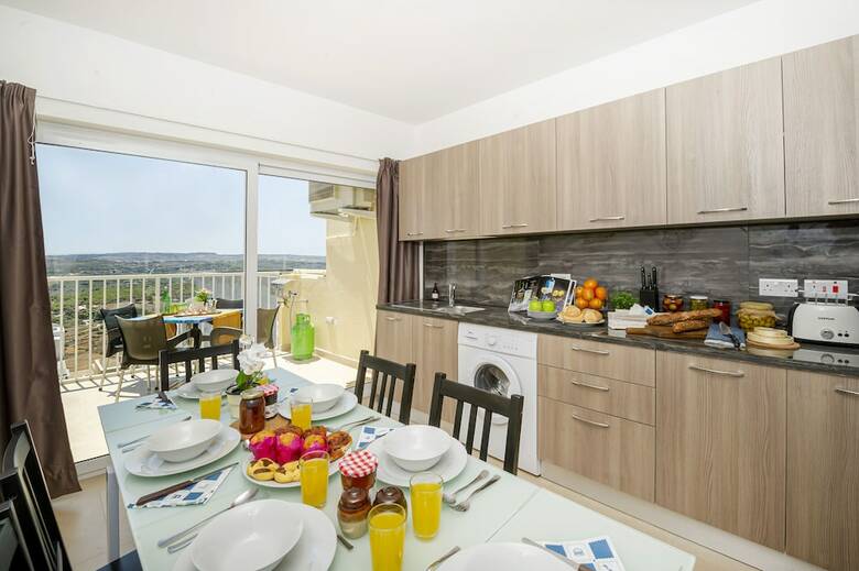 Summer Breeze Superior Apartment With Terrace