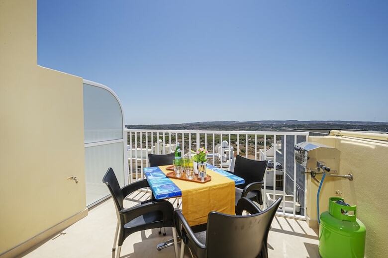 Summer Breeze Superior Apartment With Terrace