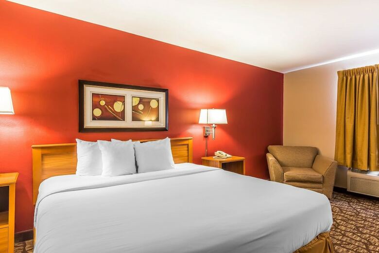 Hotel Quality Inn & Suites