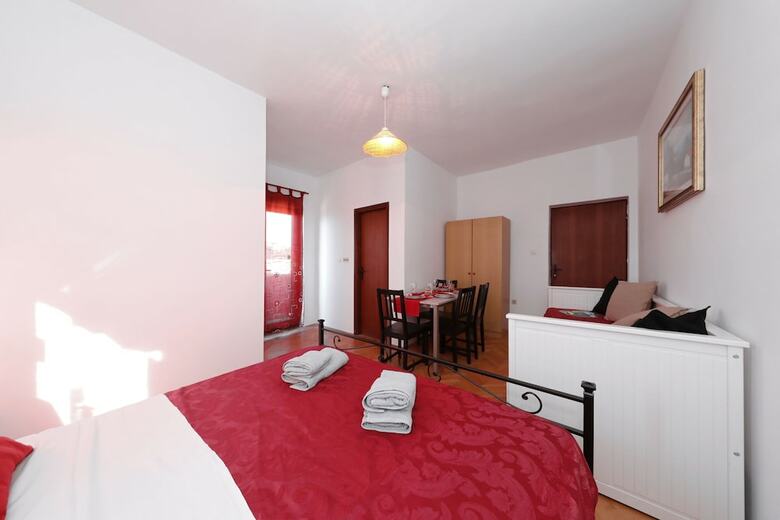 Apartments Saphron Beach
