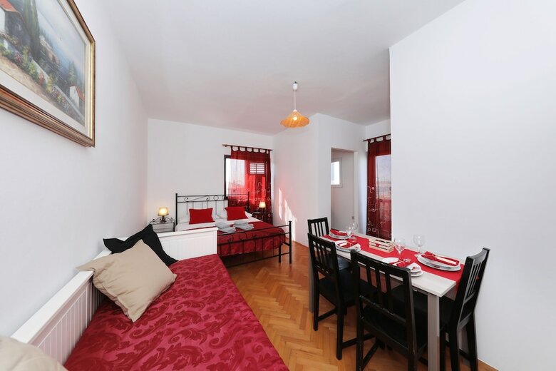 Apartments Saphron Beach