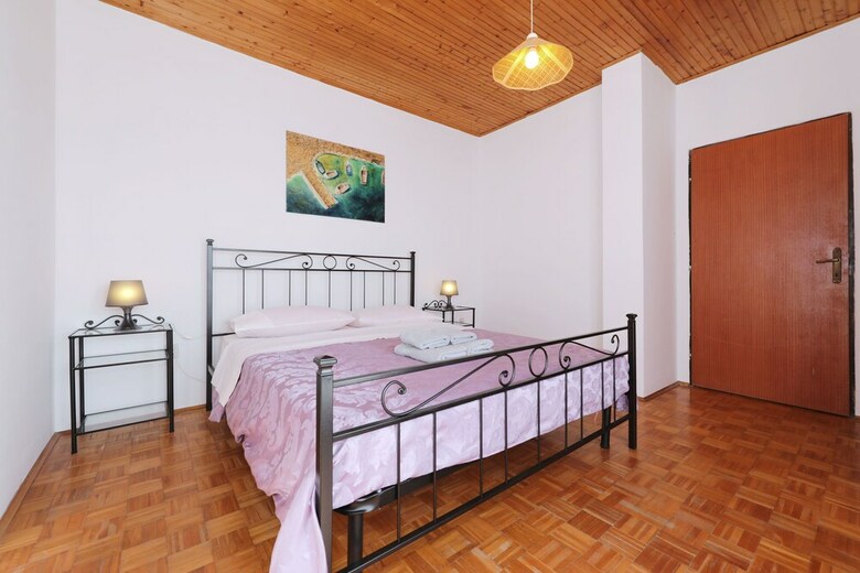 Apartments Saphron Beach