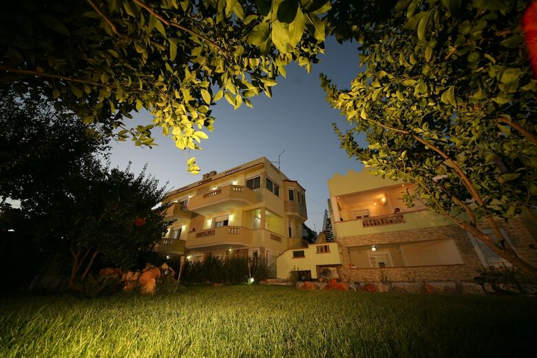 Apartamentos Beach Studio With Garden, Jacuzzi, Bbq