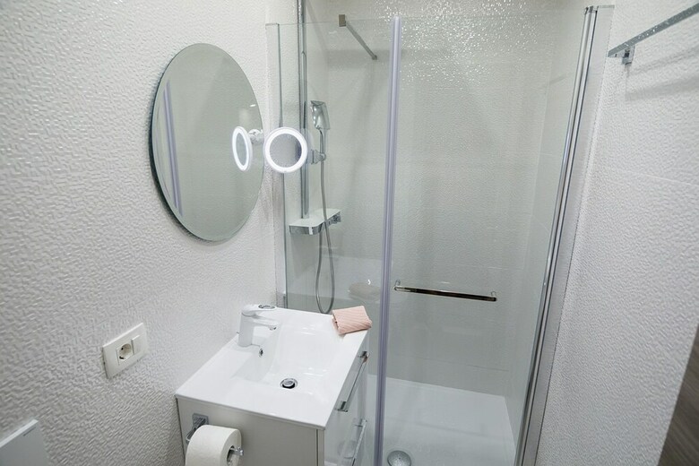 Hotel Rose Gold Rooms & Studio With Balcony
