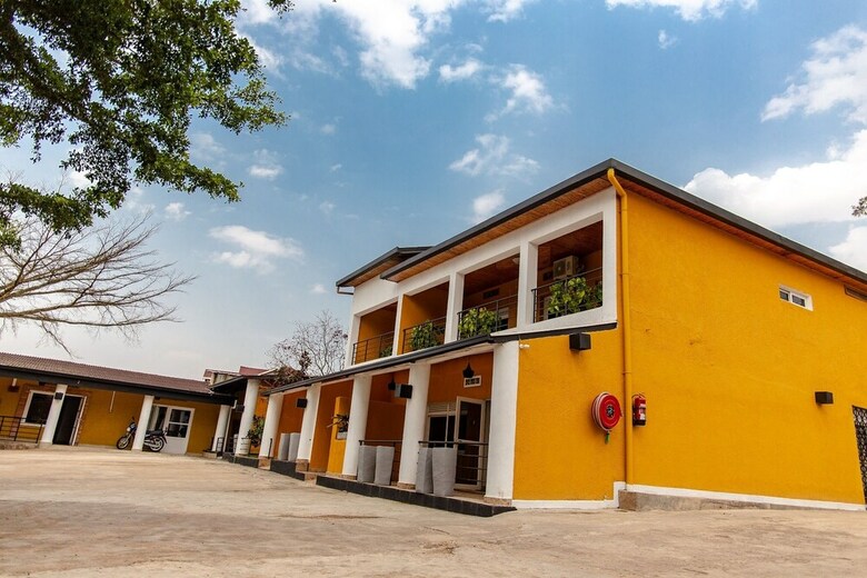 Hotel La Villa Cafe & Suites
