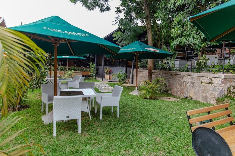 Hotel La Villa Cafe & Suites
