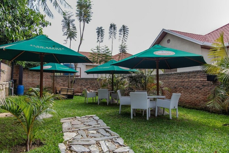 Hotel La Villa Cafe & Suites