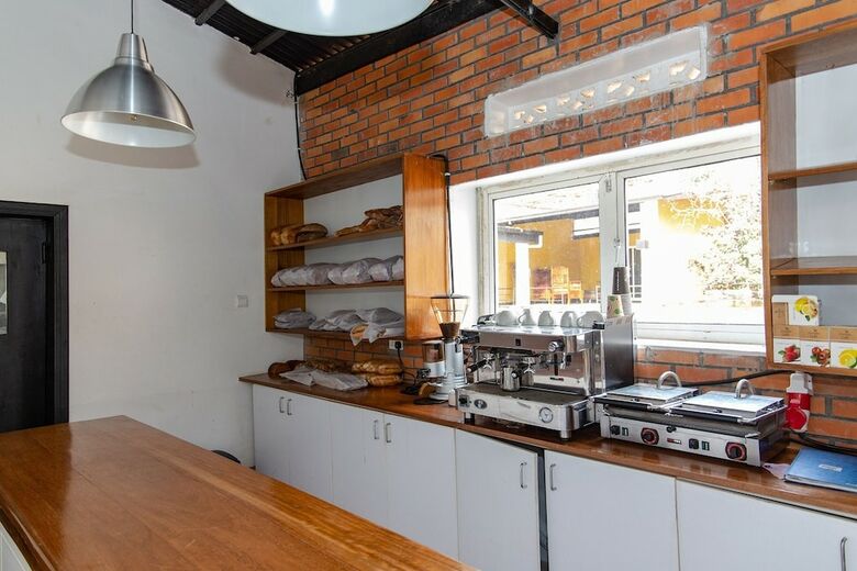 Hotel La Villa Cafe & Suites
