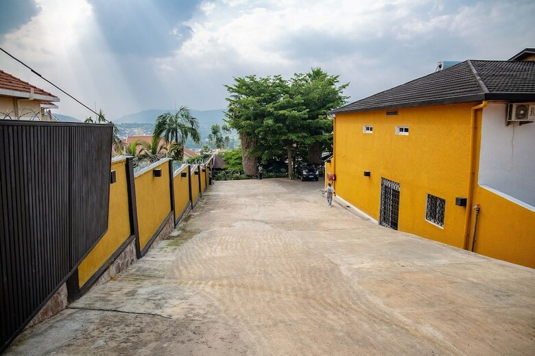Hotel La Villa Cafe & Suites