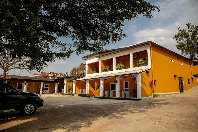 Hotel La Villa Cafe & Suites