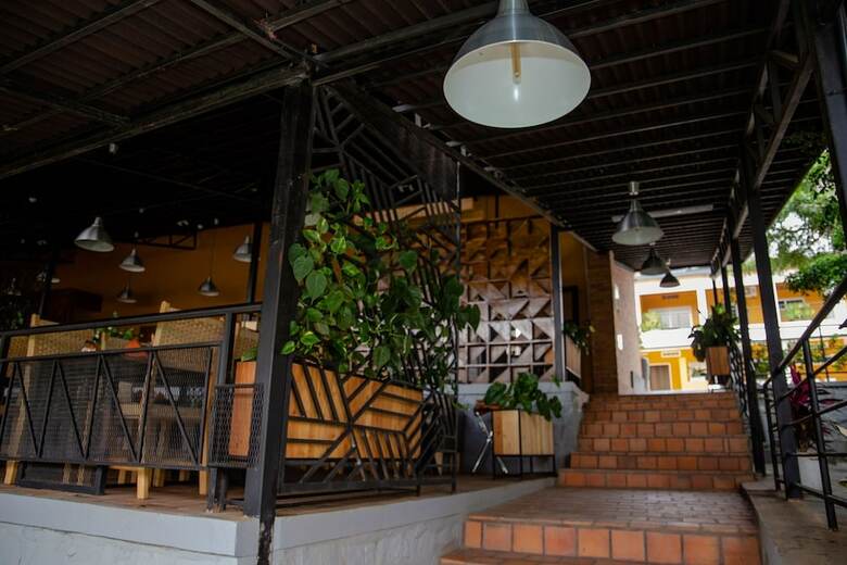 Hotel La Villa Cafe & Suites