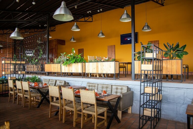 Hotel La Villa Cafe & Suites