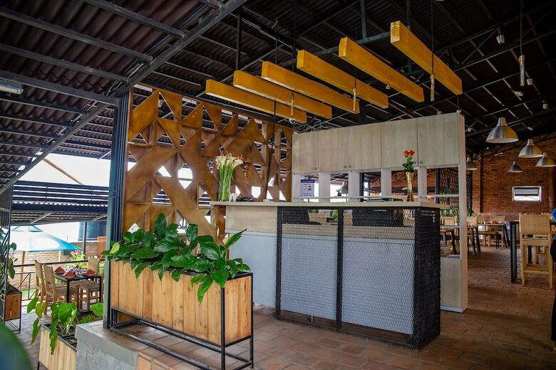 Hotel La Villa Cafe & Suites