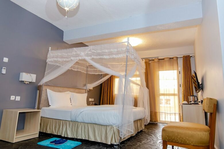 Hotel La Villa Cafe & Suites