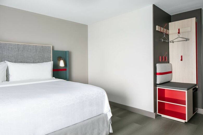 Avid Hotel Roseville - Minneapolis North