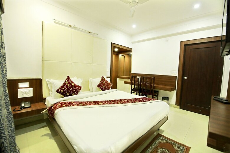 Hotel Sunflower