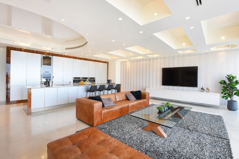 Tower Sea View Luxury 32 Floor Apartment