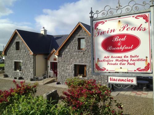 Hostal Twin Peaks B&B