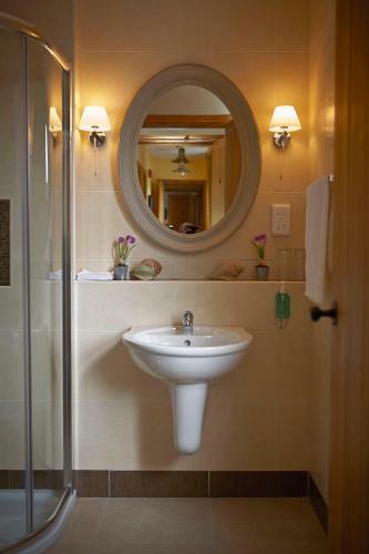 Hostal Cullinan's Seafood Restaurant & Guesthouse