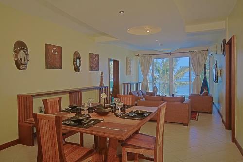 Aparthotel Cowrie Shell Beach Apartments