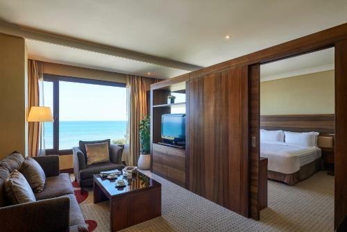 Safir Hotel And Residences Kuwait