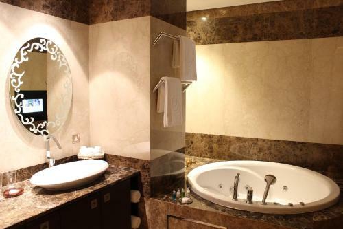 Safir Hotel And Residences Kuwait
