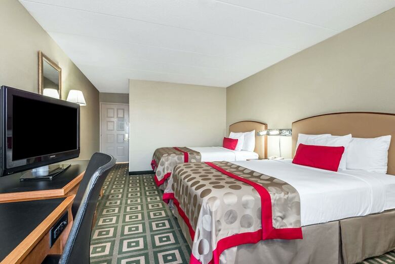 Hotel Ramada By Wyndham Xenia