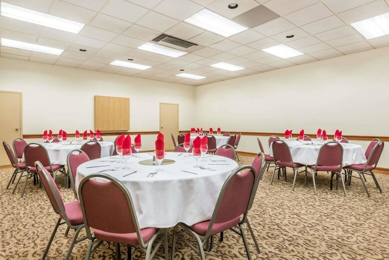 Hotel Ramada By Wyndham Xenia