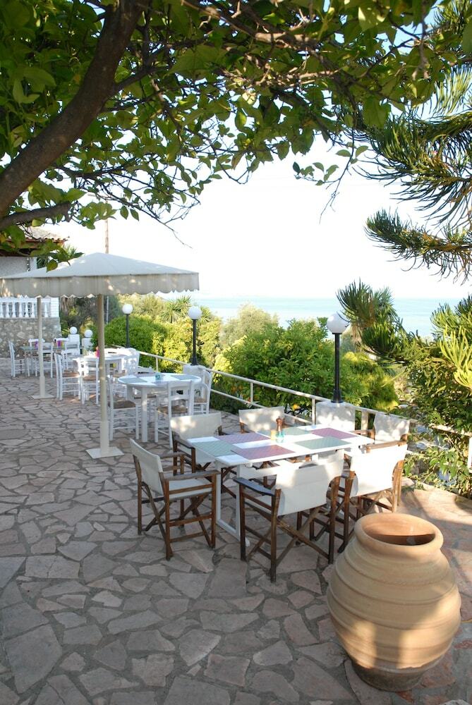Hotel Stefanos Place