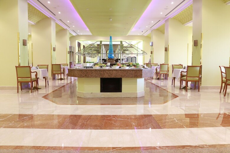 Hotel Holiday Inn Al Salam