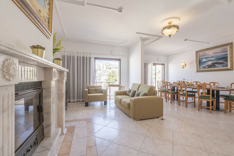 Hotel Bertolina Guest House