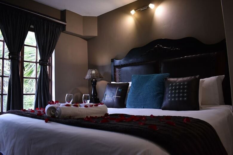Waterfalls Boutique Hotel