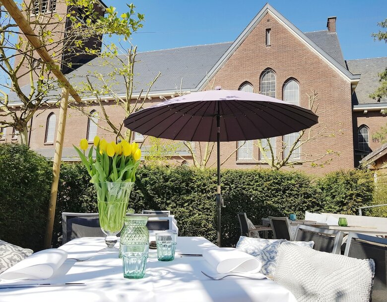 Hotel Au Nom de Dieu