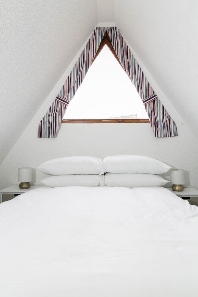 Cabana Seaside Chalet - Sleeps 6