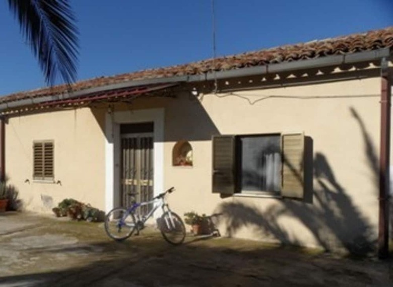 Residencia Country Home