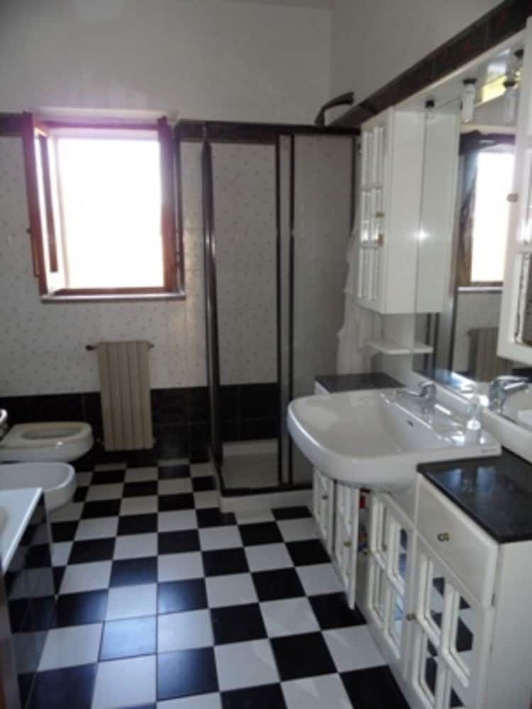 Residencia Country Home
