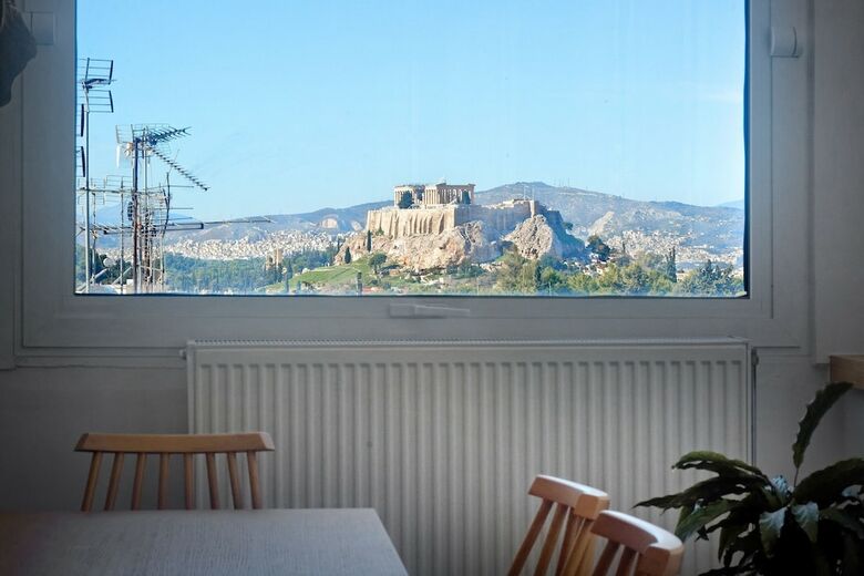 Jade's And Tala's Apartment - Acropolis View